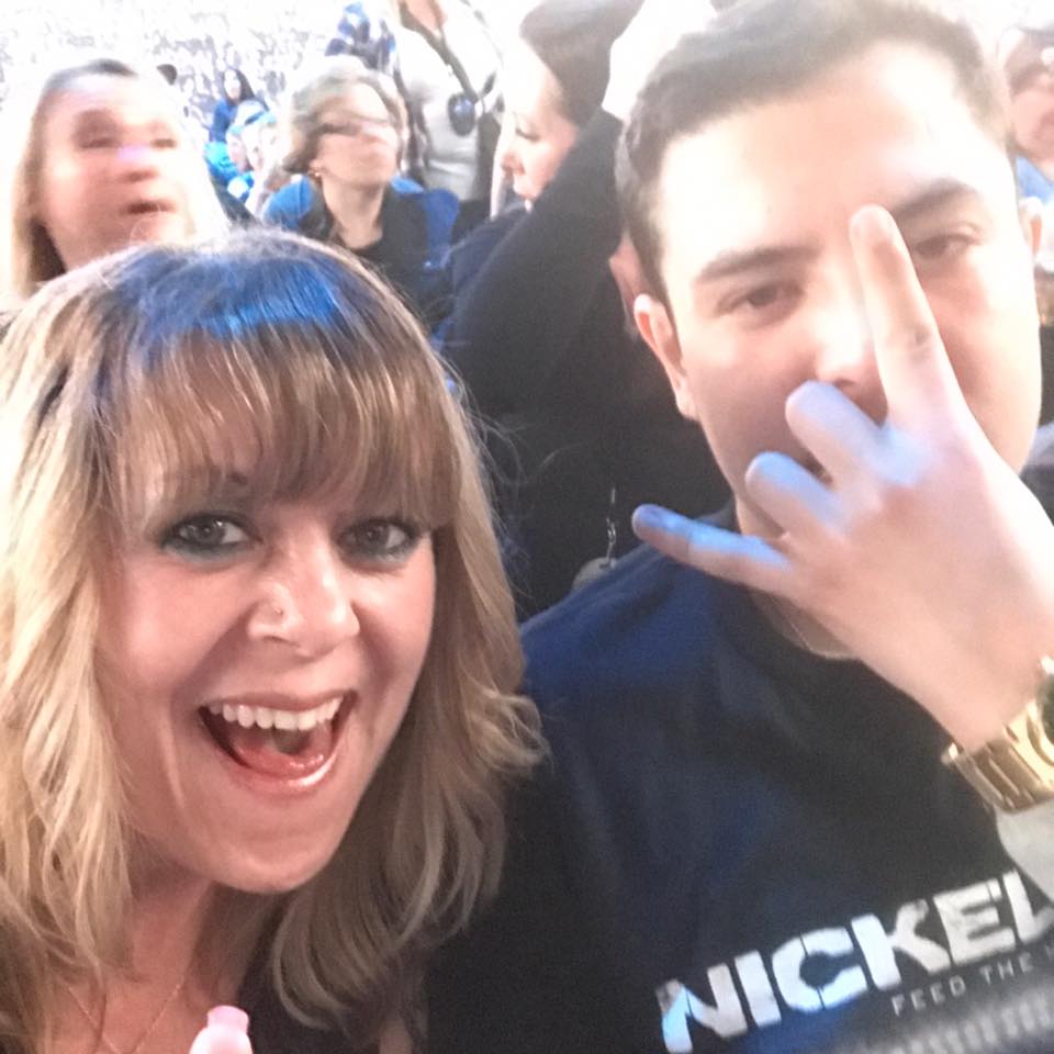 Love NICKLEBACK !!!!!!! Great Show Guys !!!!! Took my Son to their concert for his 18th Birthday and won their contest and go us FRONT ROW !!!!!!!!!!