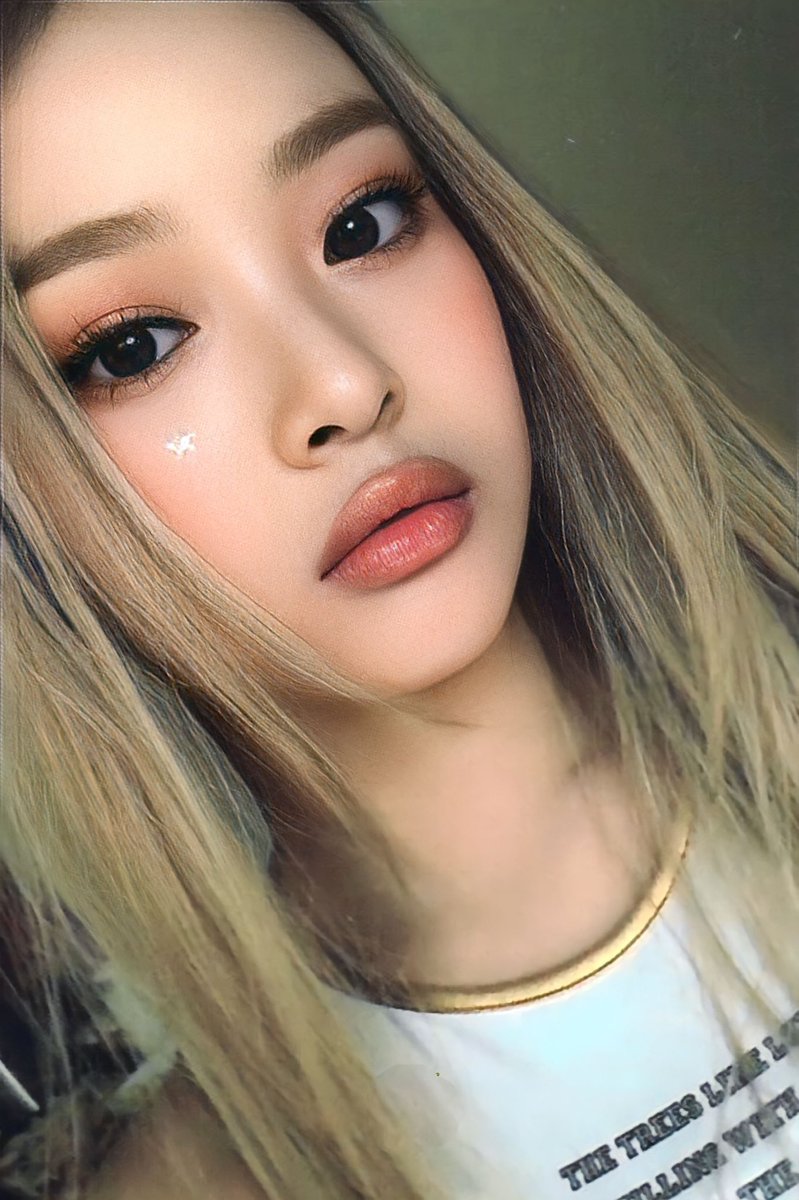 fleumeu's tweet photo. sell her to me pls..... https://t.co/8M9m6ZfqBT