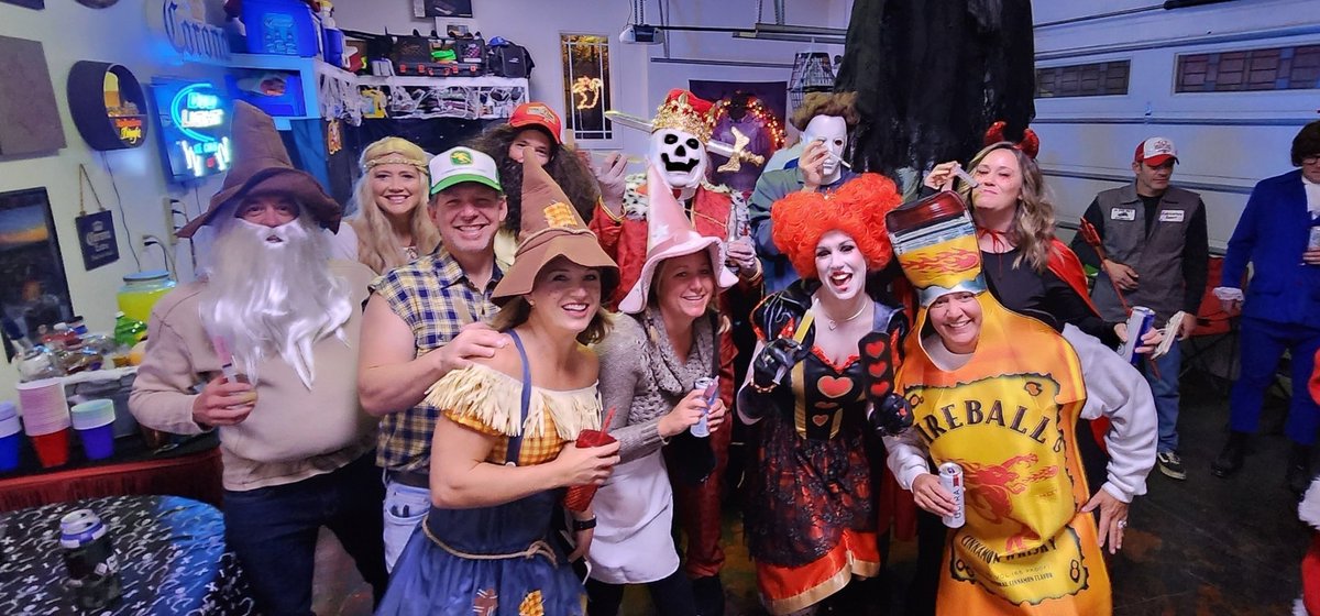 __mikebradley__'s tweet image. Halloween 23&apos;....Suicide King and Queen of Hearts😍