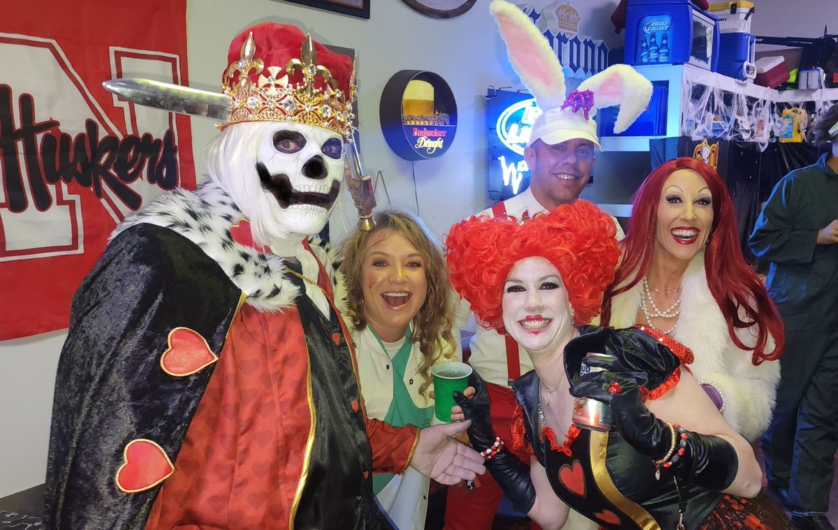 __mikebradley__'s tweet image. Halloween 23&apos;....Suicide King and Queen of Hearts😍