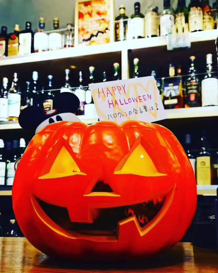 本日、17時半open 明日10/31も17時半open ハロウィン時期なので合言葉