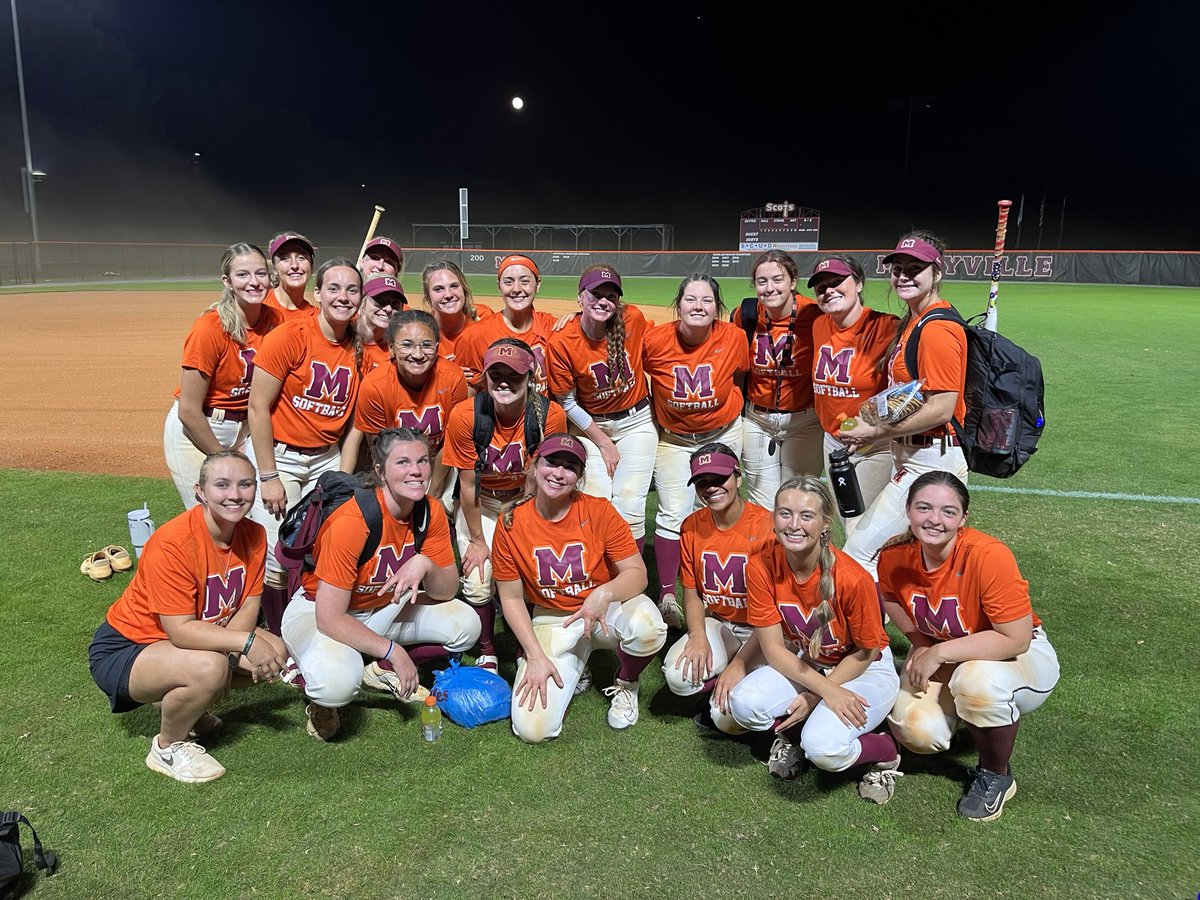 MCScotsSB's tweet photo. Fall DH 🧹vibes. https://t.co/75dckHrhP0