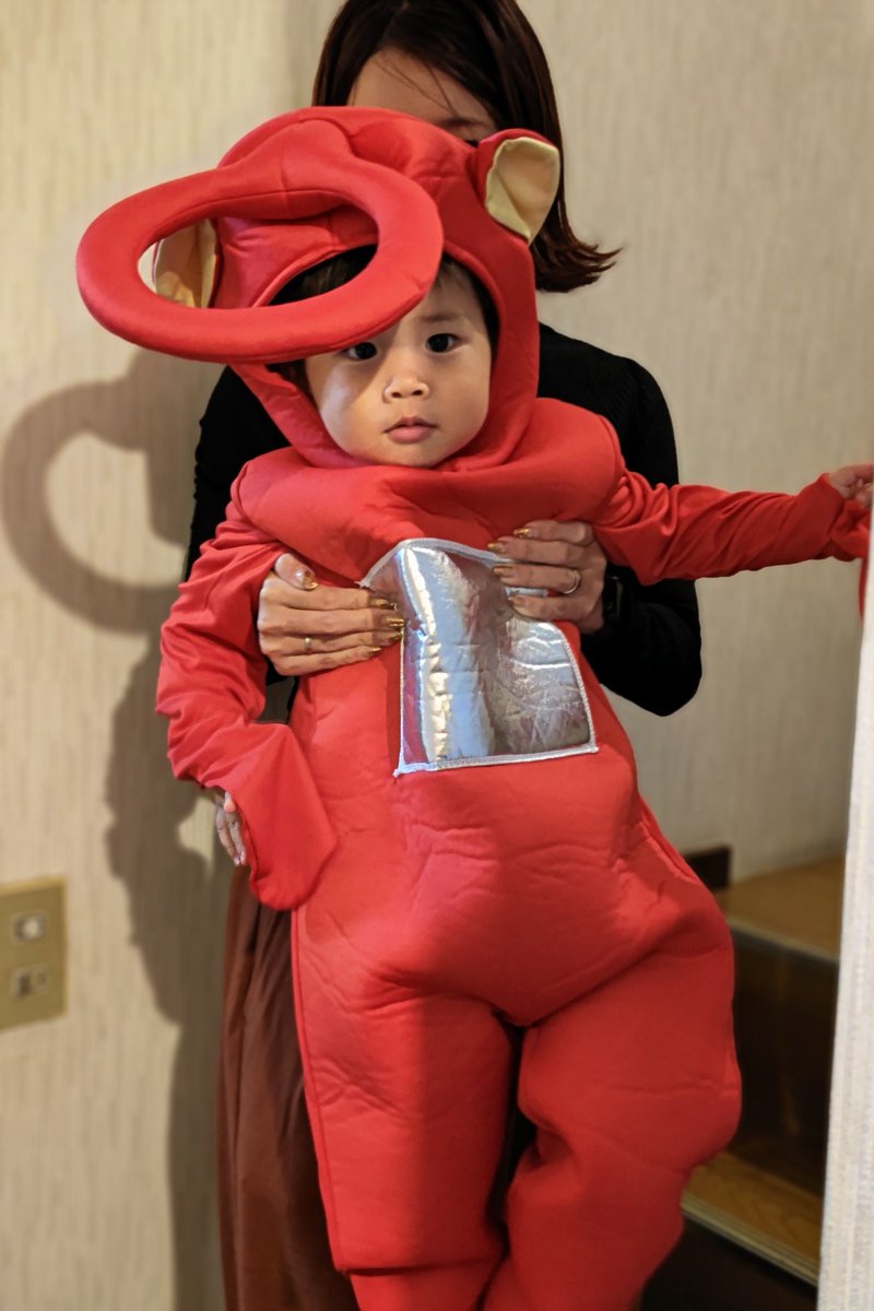 M04010401's tweet photo. 今年のハロウィンはテレタビーズ！笑
似合ってるよ息子！ https://t.co/rhbLn1kUCS