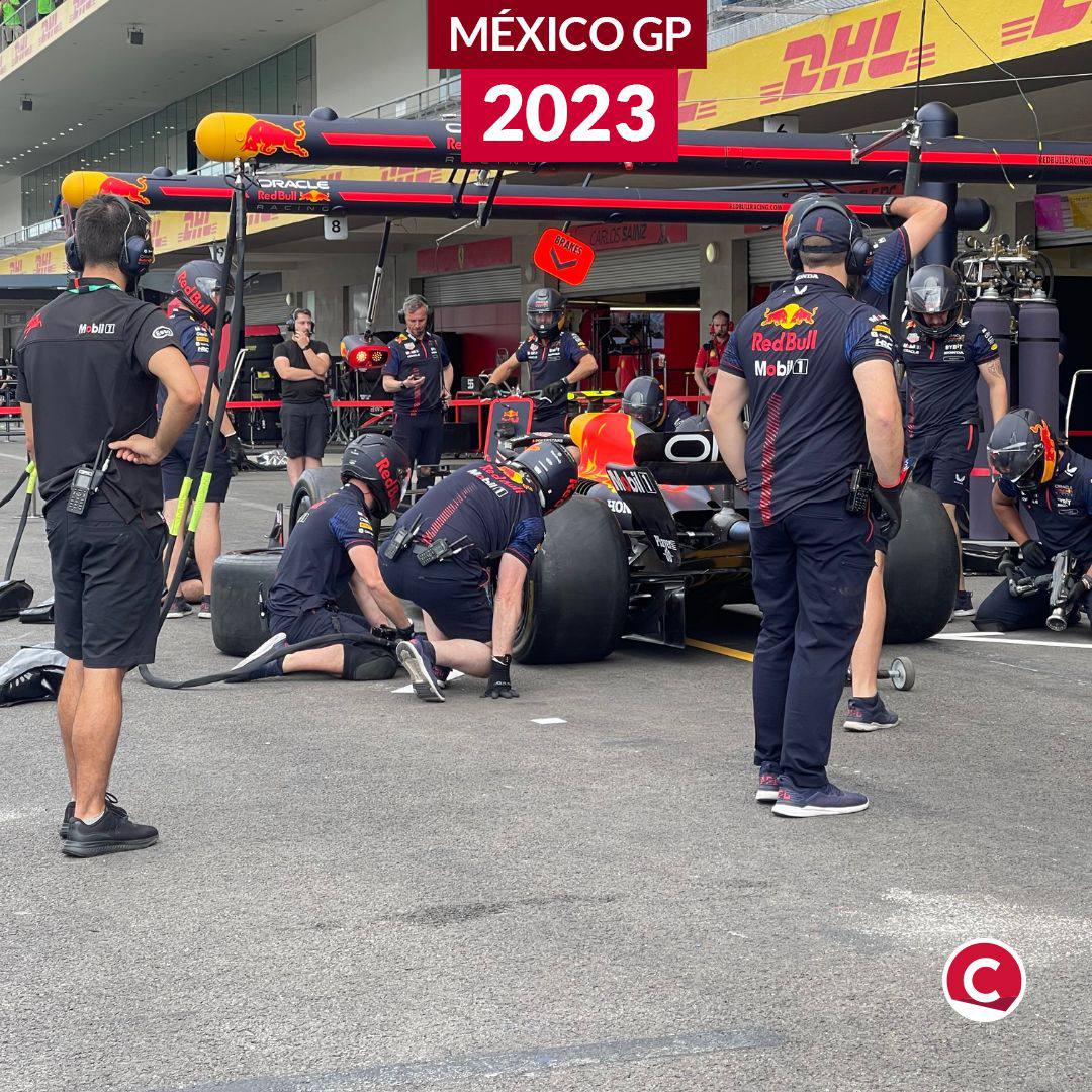 Central_mx's tweet image. Estos fueron nuestros momentos favoritos del #mexicogp2023

1. Checo Pérez firmando autógrafos y compartiendo tiempo con sus fans
2. Charles Leclerc aprendiendo a hacer tortillas de tamal
3. Los pits
4. La sonrisa infinita de Daniel Ricciardo 

#f1esta #granpremio