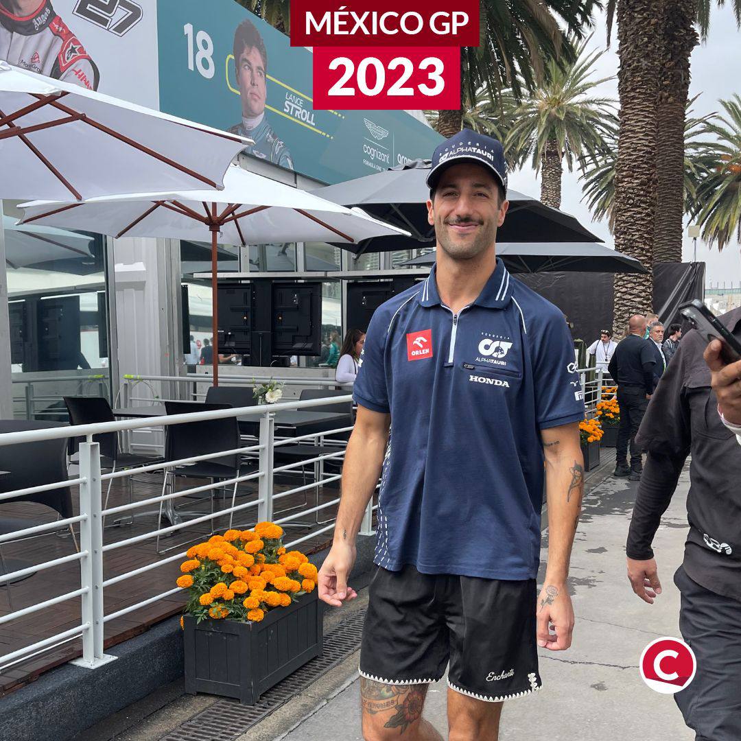 Central_mx's tweet image. Estos fueron nuestros momentos favoritos del #mexicogp2023

1. Checo Pérez firmando autógrafos y compartiendo tiempo con sus fans
2. Charles Leclerc aprendiendo a hacer tortillas de tamal
3. Los pits
4. La sonrisa infinita de Daniel Ricciardo 

#f1esta #granpremio