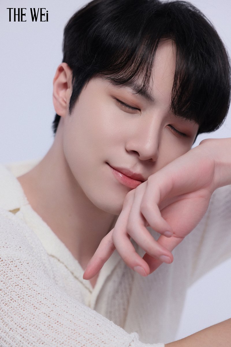 WEi__Official's tweet photo. 위아이(WEi) 2024 SEASON’S GREETINGS [THE WEi] KIM DONG HAN 

#위아이 #WEi 
#김동한 #KIMDONGHAN 
#THE_WEi https://t.co/Zw320ECy24