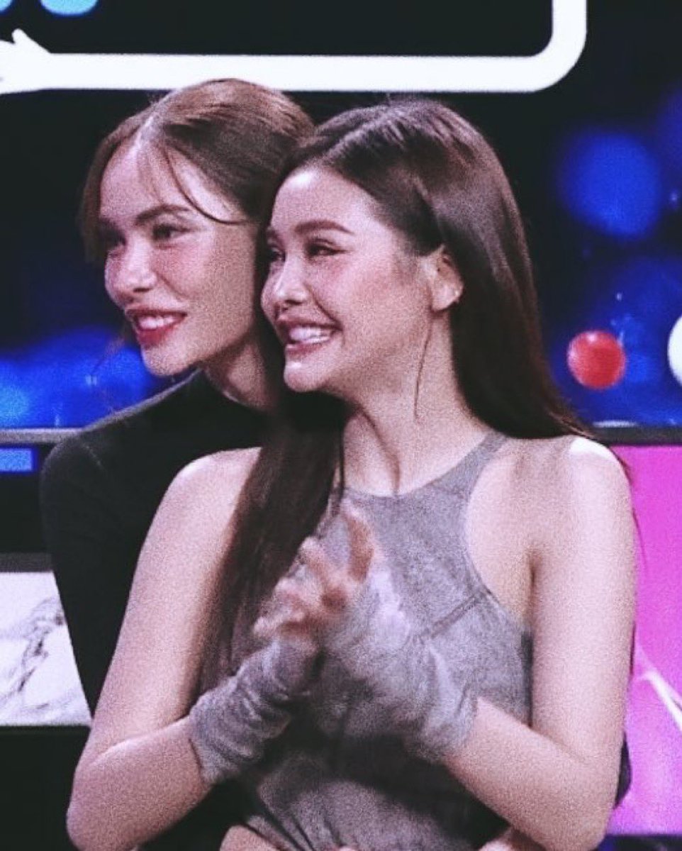 Nomannaw's tweet photo. วาสนากันและกัน💖

#HollyWoodGameNightxENGLOT https://t.co/MBEnvT0kNR