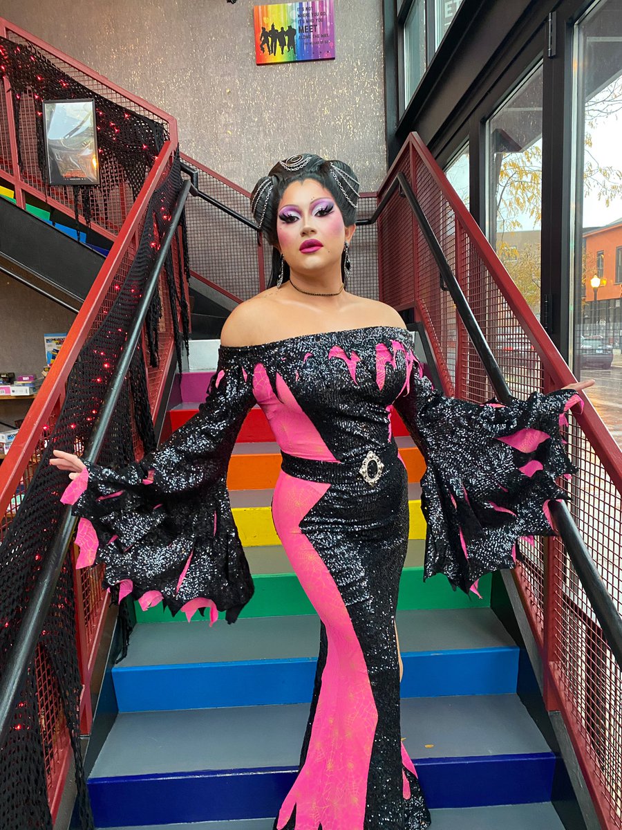 A lil halloweenkiesss 👻