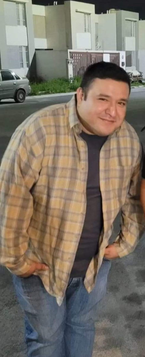 Este hombre tiene el mejor disfraz lejos.