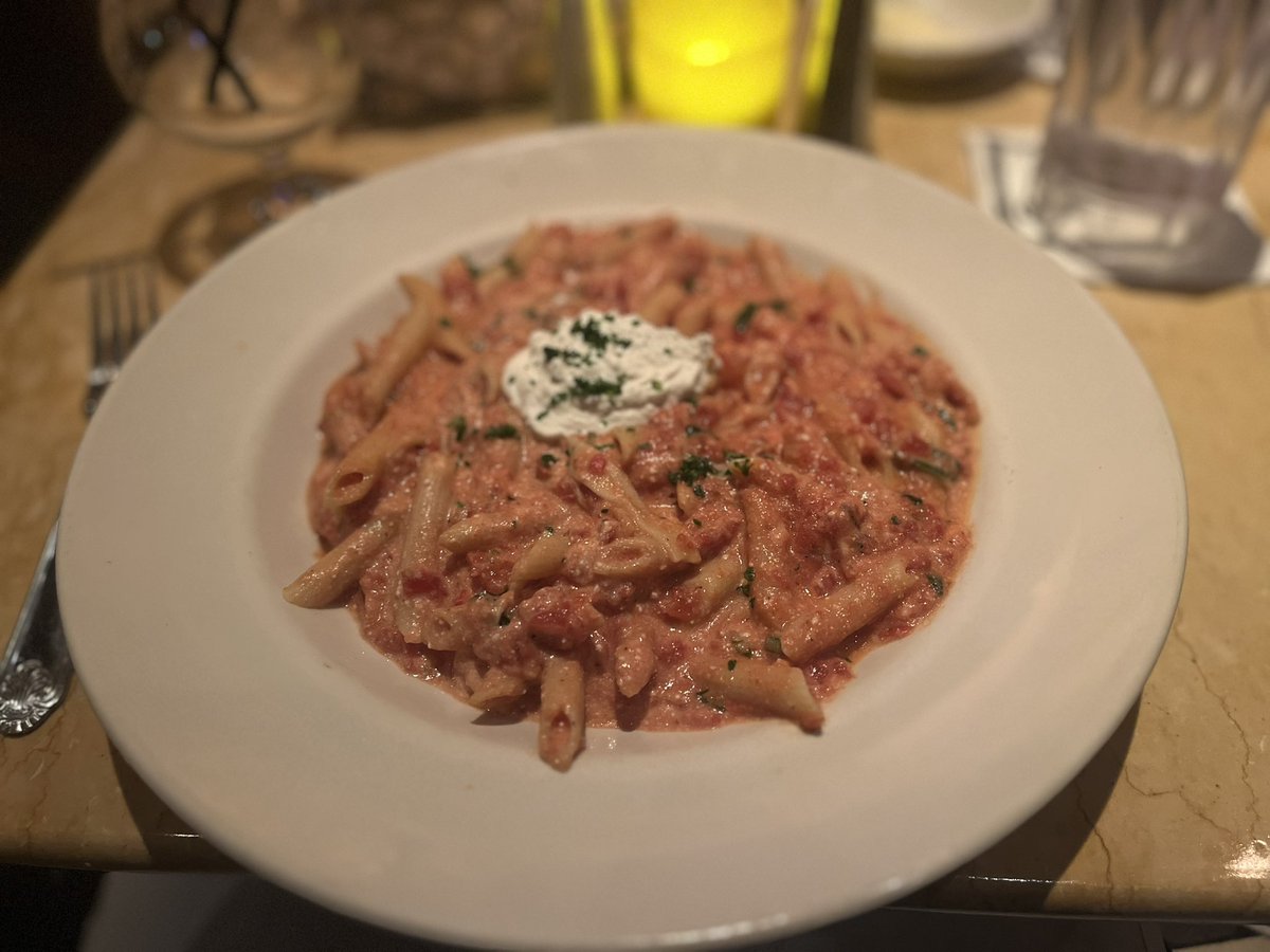 false_weiss's tweet photo. @KeithHabs your recommendation and your sacrifice helped us pick our dishes from #CheesecakeFactory #eatthemenu https://t.co/Aa6dToHX6Q