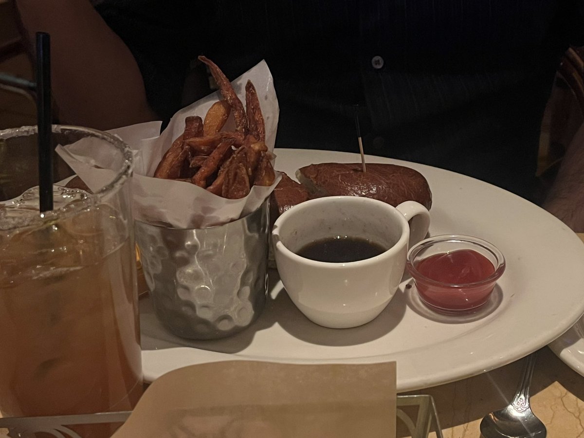 false_weiss's tweet photo. @KeithHabs your recommendation and your sacrifice helped us pick our dishes from #CheesecakeFactory #eatthemenu https://t.co/Aa6dToHX6Q