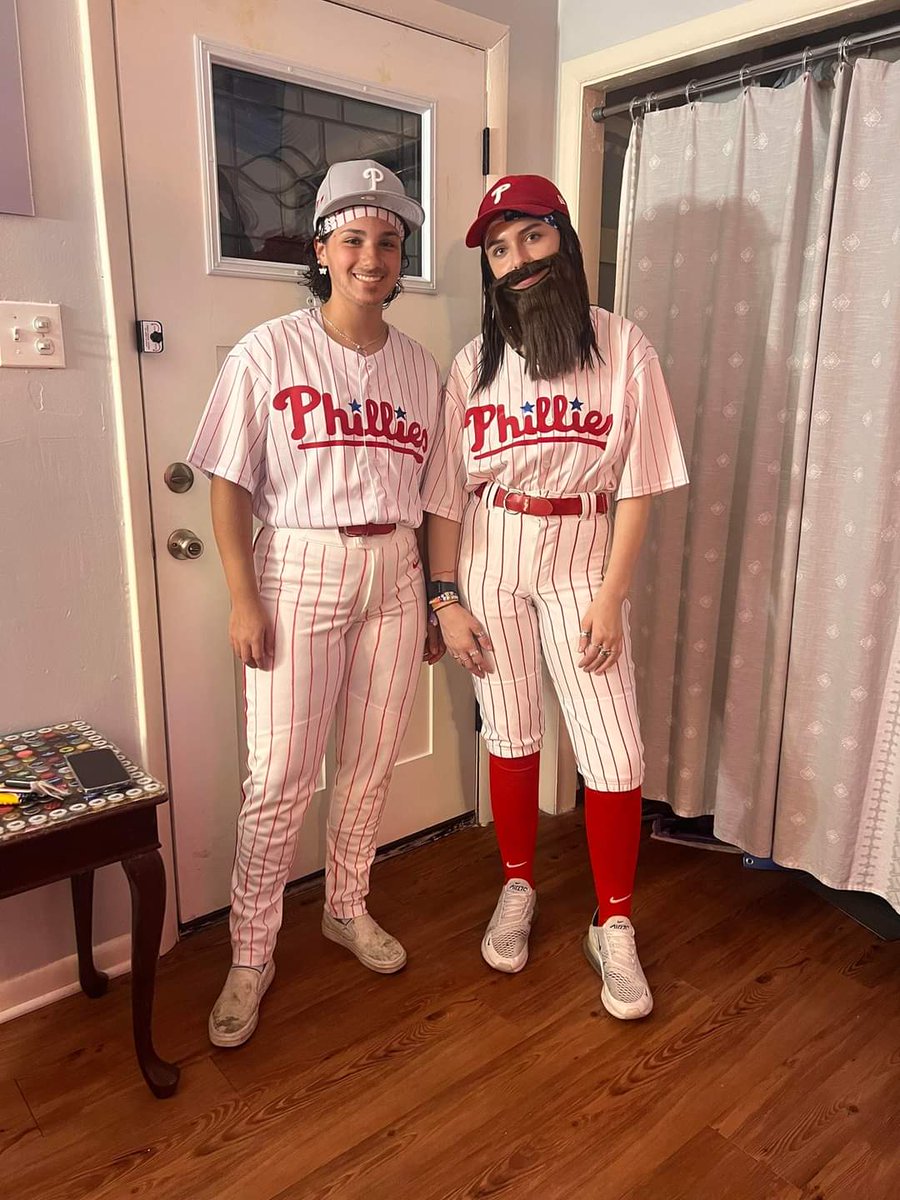 BuddyRuff's tweet photo. The Phillies Wet Bandits scene at Rowan U!  @Phillies @bryson_stott10 @GarrettStubbs @ErinnMarshh @breaunastott_ https://t.co/XocqCAhzrX