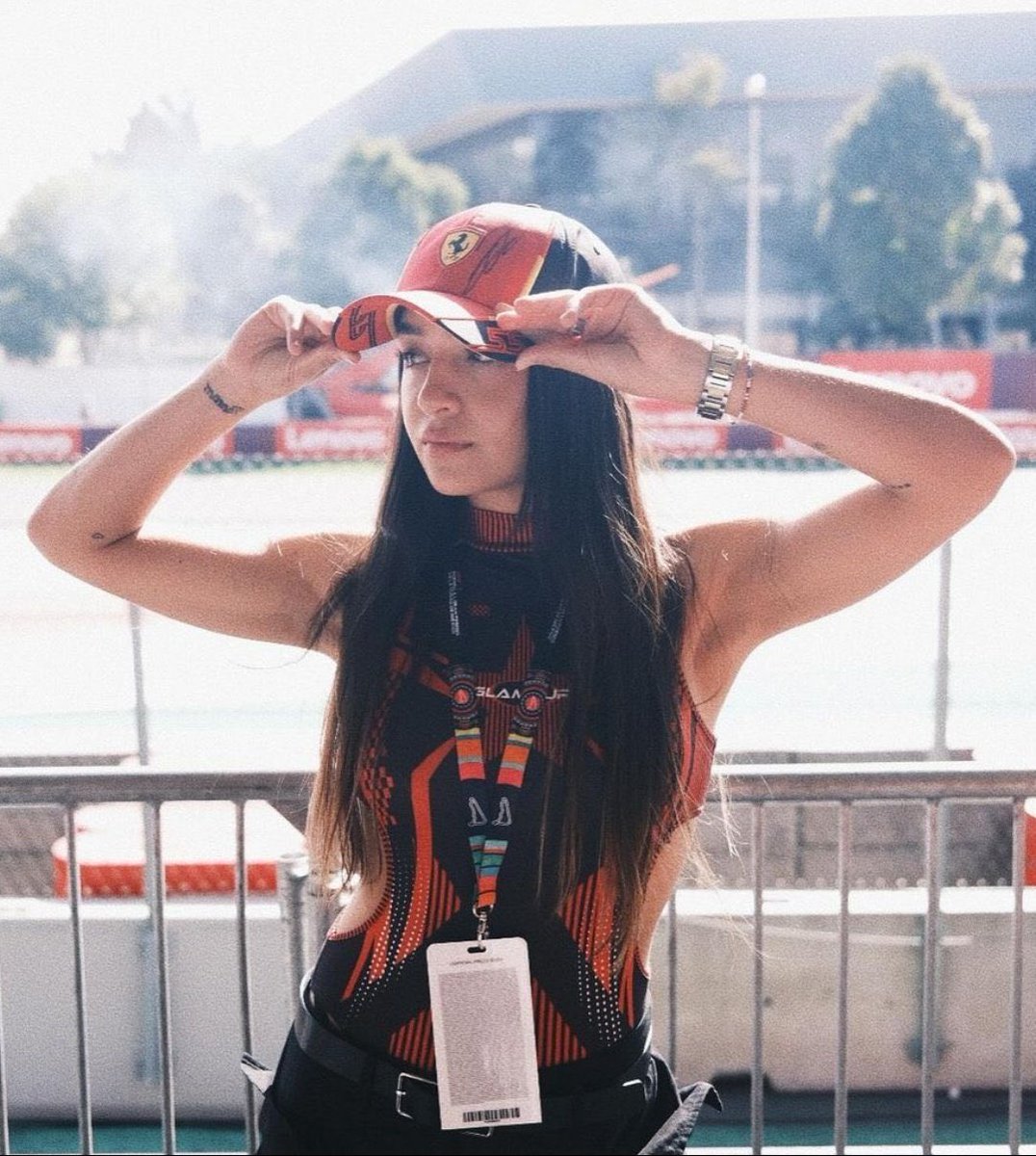 cachfer's tweet image. no thoughts, just poché 🤤