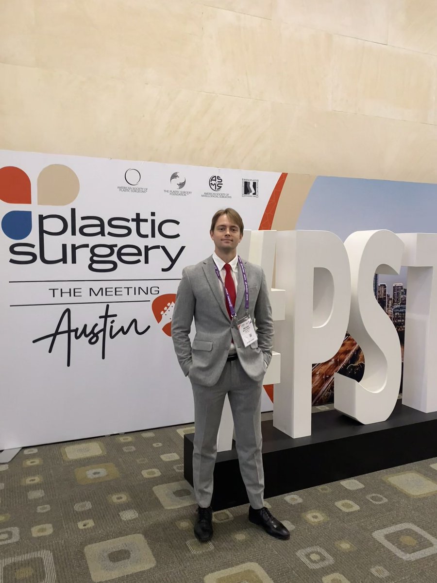 A great time connecting with talented medical students, residents and surgeons at #PSTM23. 
So excited for the future of plastic surgery!