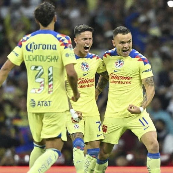 cuando te agreden e insultan 😭💅 // cuando insultan y agreden al rival 😤💪🦅🦅🦅