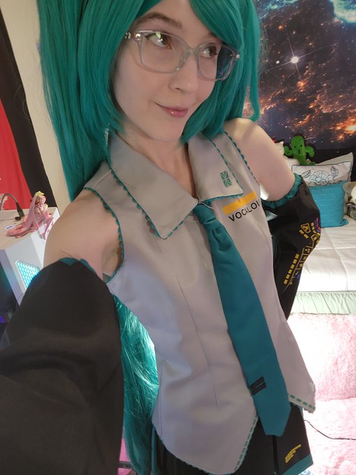 Blue hair, blue tie, hiding in your wi-fi 🎵 @chaturbate #chaturbatehalloween https://t.co/k5qSwAYxU7<a class="tags" href="/tag/chaturbate">@chaturbate</a><a href="/tag/chaturbatehalloween"class="tags"><span>#chaturbatehalloween</span></a>