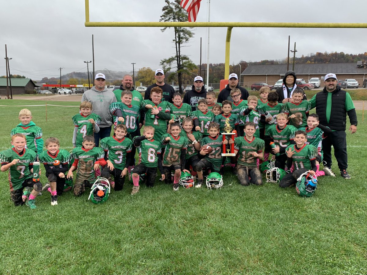 BHS_Shillinator's tweet photo. 3/4 Little Rock’s 🏈 Undefeated Season 9-0☘️ SEOYFBL CHAMPS 🥇Proud of our #22 ❤️💪🏼☘️ https://t.co/qER50RBec1