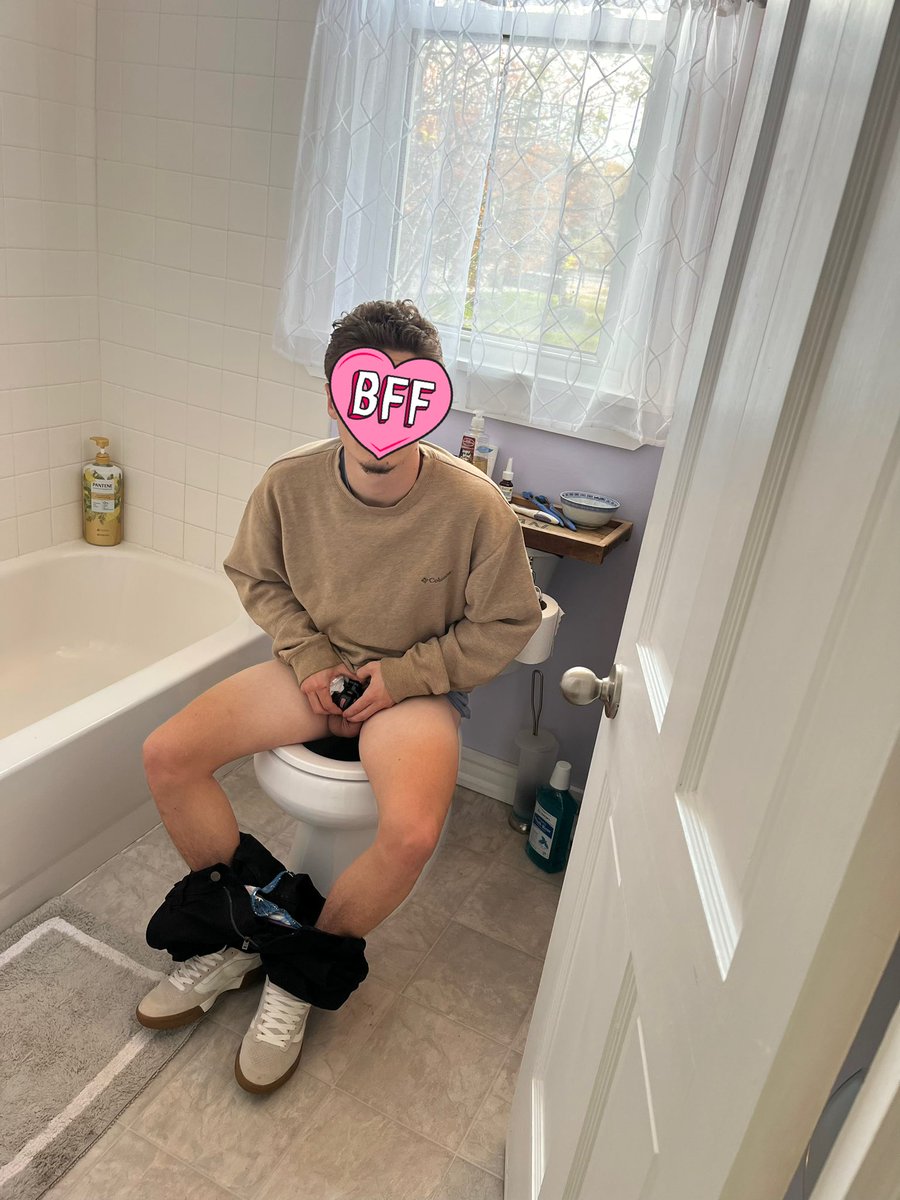 littlelockedfag's tweet photo. Day 29 of locktober and a very special day…thanks for all the bday wishes🎂😊what you doin if you open the door on me like this?? #gay #bottom #twink #owned #chastity #caged #locked #locktober @GayChastityRTs https://t.co/AMNhoLubKA
