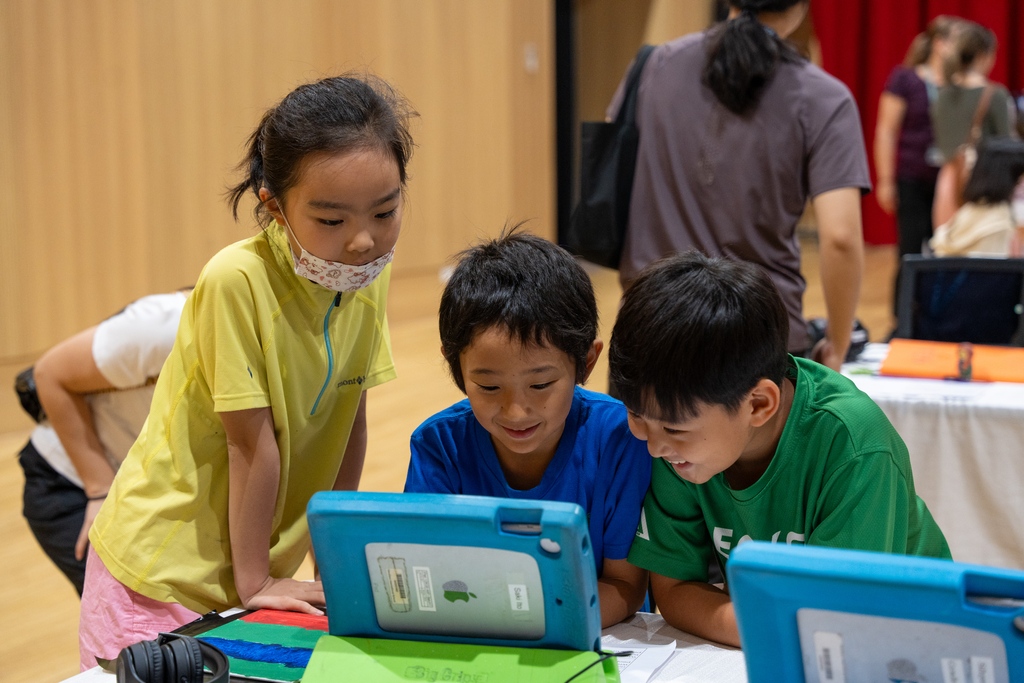 vislaos's tweet photo. #Throwback to our Museum of Artifacts and Curiosities led by our Grade 3 learners last Wednesday! ππ We want to extend a big thank you to all the parents and VIS community members for their #CuriousMinds and for supporting our #YoungLearners! #LearningHistory #VISLao https://t.co/213CmFUhZ9