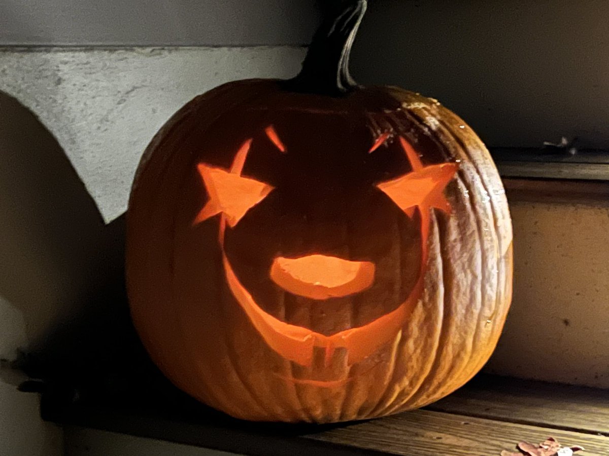 geo_geek's tweet photo. Thanks for the carving kits and pumpkin!  #DRpumpkinpalooza https://t.co/Hn4UYNheaT