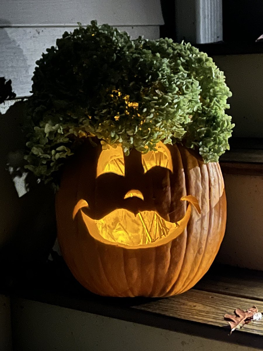 geo_geek's tweet photo. Thanks for the carving kits and pumpkin!  #DRpumpkinpalooza https://t.co/Hn4UYNheaT