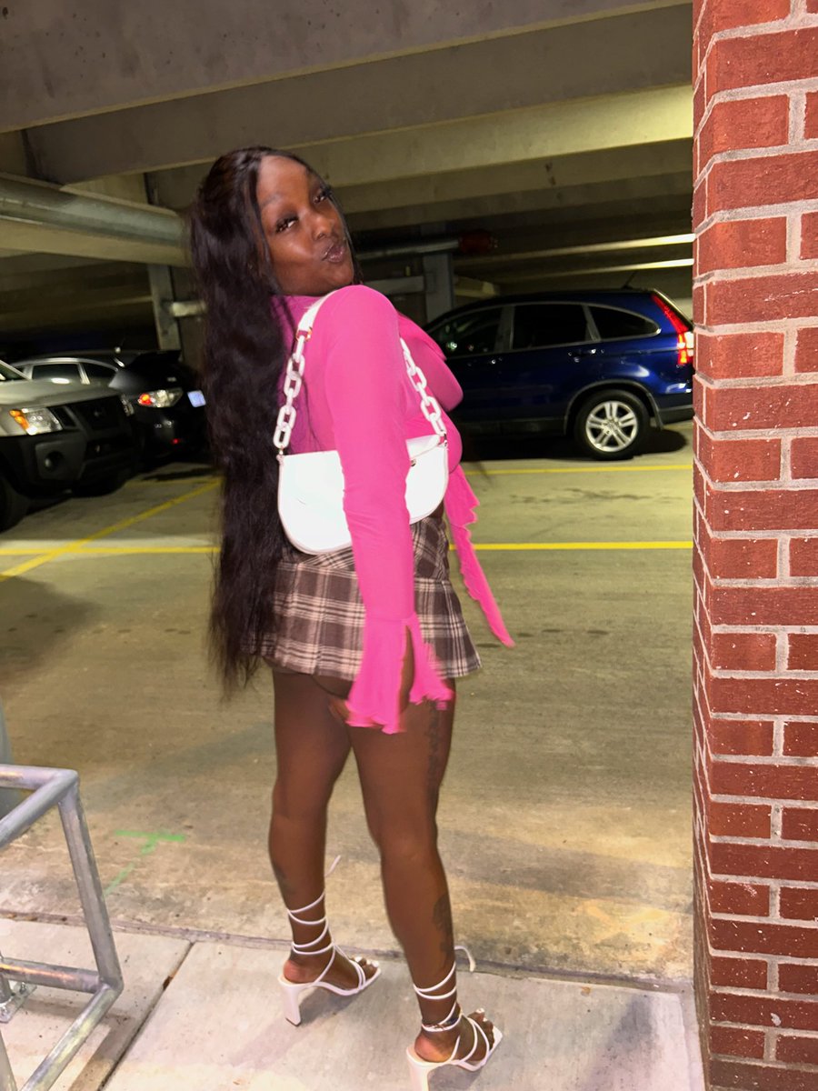 Z_queenn's tweet photo. He love me for a reason 😛 https://t.co/8VuG7X5qZM