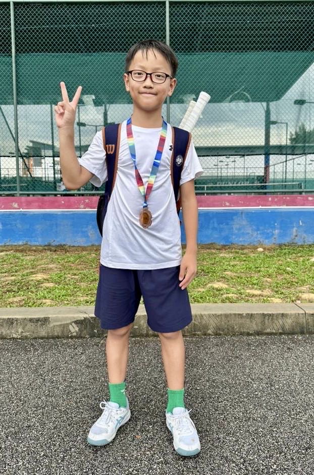 StShattuck's tweet photo. Johor Tennis Association Tournament wrap-up: Bonita and a partner she met on Saturday took the Championship Title for Girls U10 Doubles. Jiayi earned a Bronze  Medal in Boys U10 Singles. This was a great performance for two 4th Graders in their first tournament in Malaysia. https://t.co/6Hij8ageNJ