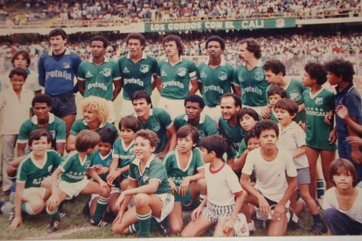 Tienda_Dep_Cali's tweet photo. Deportivo Cali 1985.🇳🇬
#Vamoscali
#deportivocali #Calicolombia #frenteradical #tequierocali
#frv #amenazaverde #superdepor #elgloriosodeportivocali #elglorioso #calicampeon https://t.co/gL5ibUAtYB
