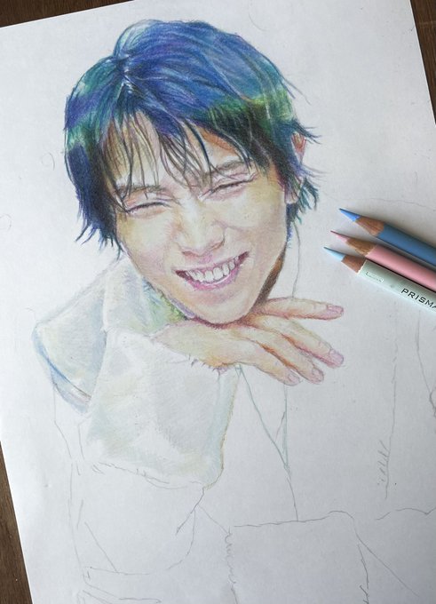 今回ははじけるステキ笑顔から スタート   今度の単独公演も素晴らしいものと なるよう描きながら祈ってます またツアー中にその勇姿も描かせて もらいたいなっ  #羽生結弦 #色鉛筆画