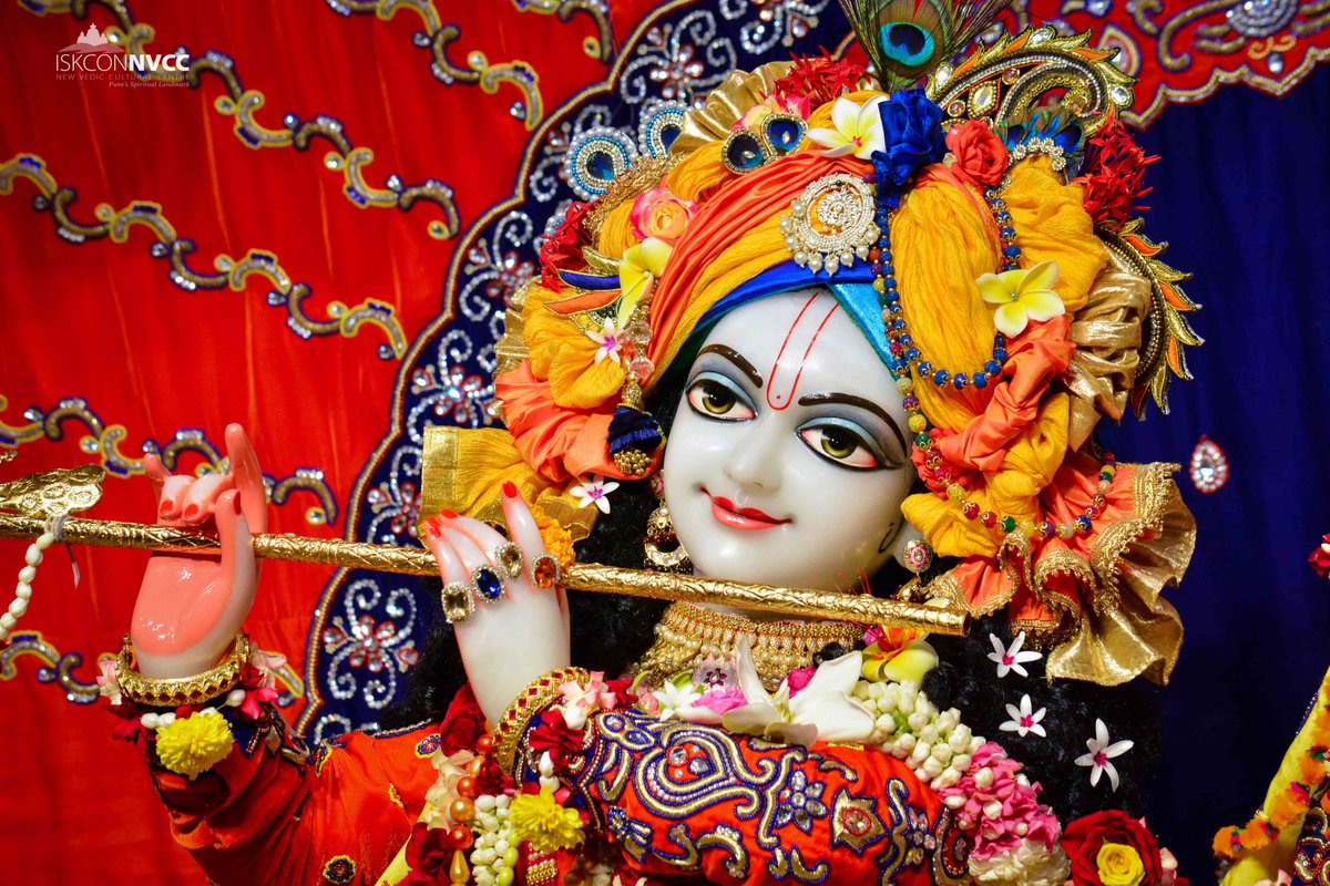 ISKCONPune's tweet photo. 🗓30-10-2023🙏🌷Today's Darshan🌷
🌷Sri Sri Radhavrindavanchandra🌷
🚩@ISKCONNVCCPune🚩
.
.
#ISKCONNVCC #ISKCONPune #ISKCON
#ISKCONNVCCPune #PUNE #DailyDarshan
#Monday #30thoctober #30thoctober2023
#nvcc
Connect with us on Social Media
https://t.co/8hw8BE2iHR https://t.co/zefbGfL1Aa