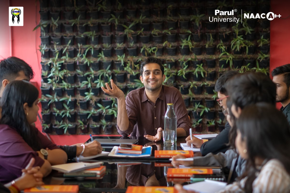 ParulUniversity's tweet image. “Entrepreneurship is not just about determination,” said @_arjunmohan_ , CEO of @BYJUS &apos;s- India&apos;s largest Edtech company. Mr. Mohan truly inspired PU&apos;s next generation of entrepreneurs and business enthusiasts while also signing copies of his book for our students. 📝🤩