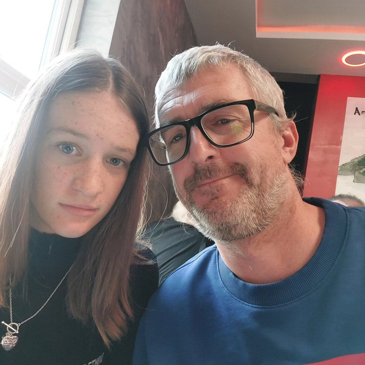 MarkDye76's tweet photo. Happy 13th birthday to my wonderful daughter Daisy love u xx https://t.co/5tQEZJR4DM