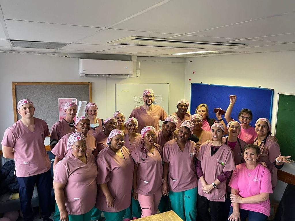 ProjFlamingo's tweet photo. Celebration day! 🔥 Today seems fitting to celebrate our PF teams at 4 hospitals who gave it their all over the past 2 weekends while Amabokoboko did just the same🙌  
We cannot help but draw some parallels to the battle on the field and the battle our patients face on a daily. https://t.co/FkcnytiCU2