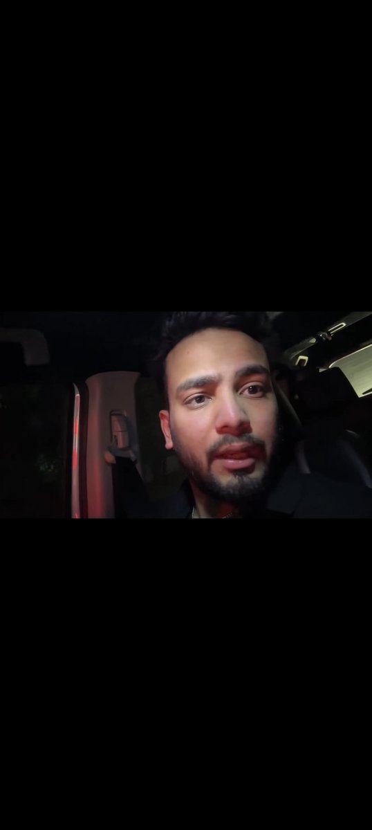 elvish_systumm's tweet image. #ElvishYadav Replies #AvinashSachdev: India me ye Vogue culture follow mat karo aur gyan bhi vo log de rhe hain mujhe jo khud ladkiyon ki respect nhi krte
Mein deny nhi kiya ki mene ye nahi bola ki uska color uski jacket se match krta hai pr mene usko uske muh pe jalil thodi kiya