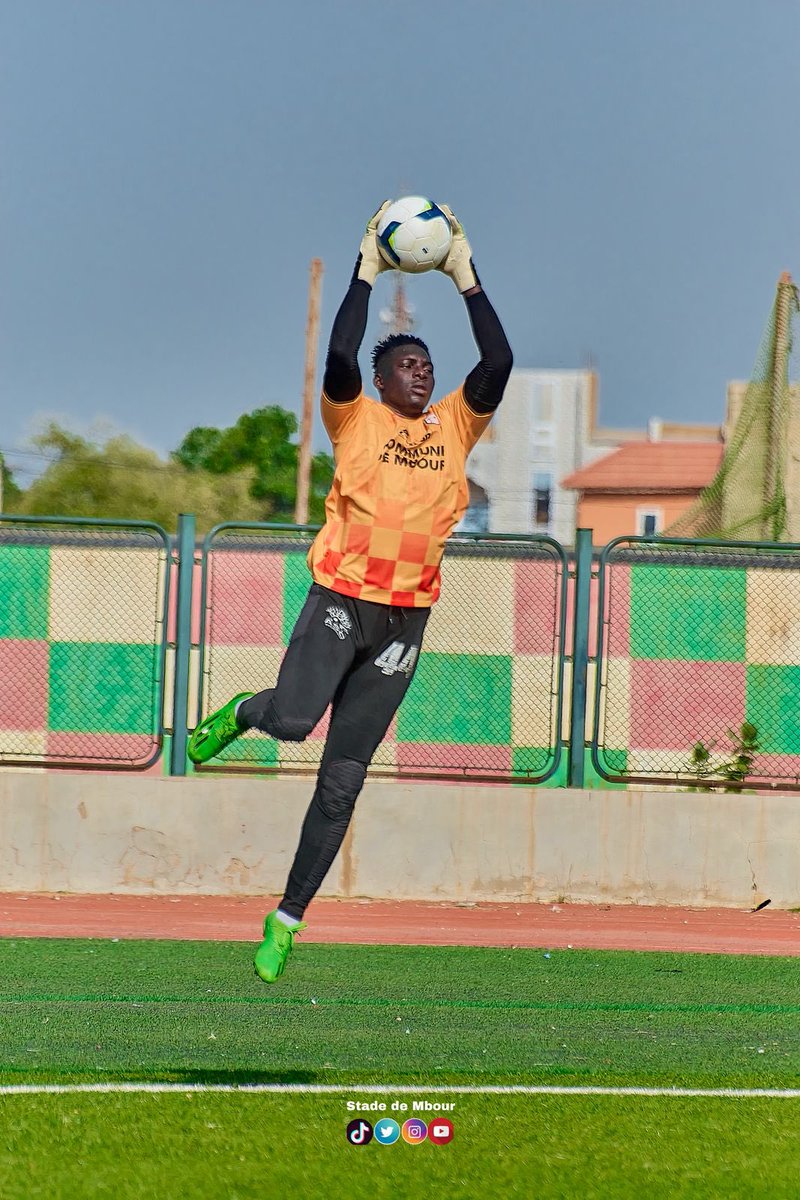 stadembour's tweet image. 📷 Quelques clichés de la rencontre de la première journée de Ligue 1 qui nous opposaient à Génération Foot.
#sunirpourvaincre
#LSFP
#Footlocalsn
1/3