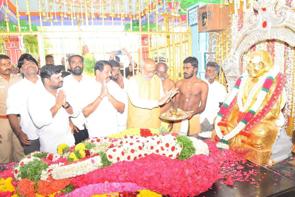 Paid my heartfelt, floral tributes to our great freedom fighter Maaveerar Aiya Pasumpon Muthuramalinga Thevar Avargal on his birth anniversary in Pasumpon today. Wishing everyone a very happy #ThevarJayanthi.