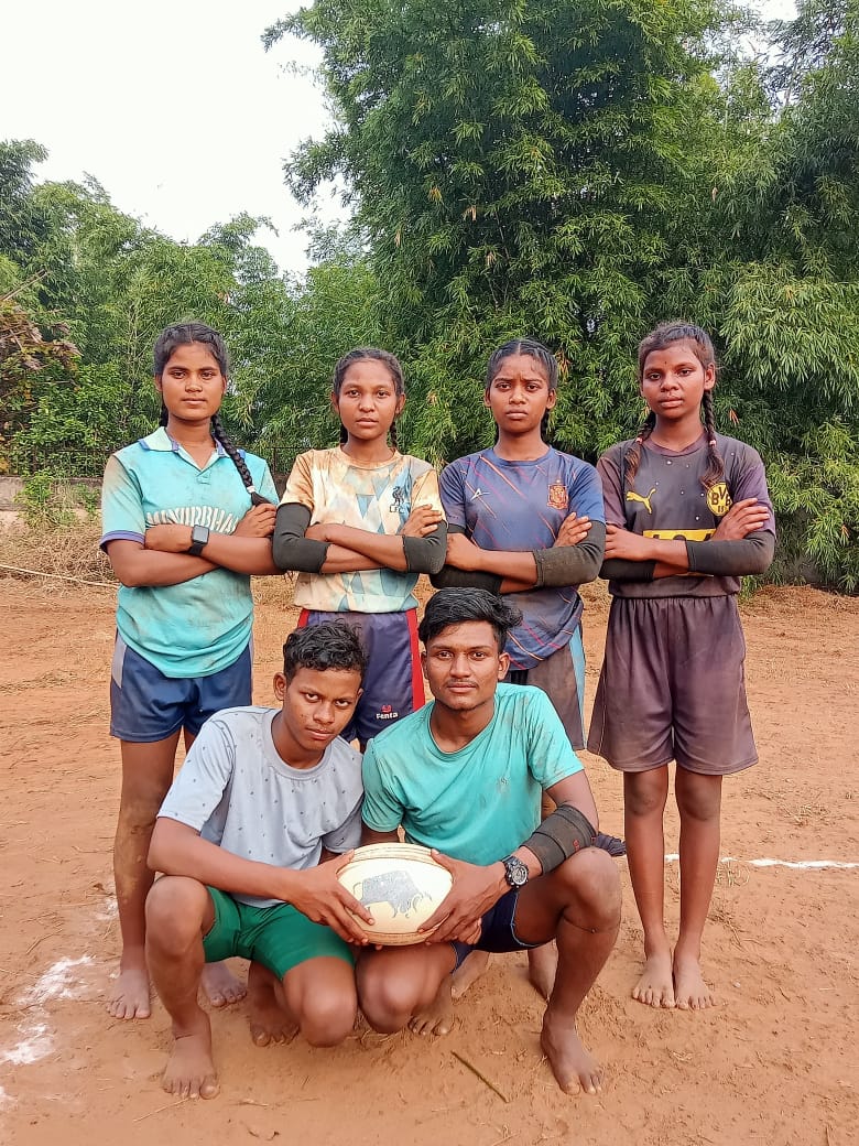 MayurbhanjRugby's tweet photo. Our MDRFA member Jitendra Singh has done such an incredible job in training the kids of Samakhunta and Sindurgoura. ❤️🙏💐
#Rugby #schoolRugby #schoolgame @CMO_Odisha @Vkpandianfancl1 @GC_Murmu @rvineel_krishna @sports_odisha @odisha_rugby https://t.co/GYycC2ZtP1