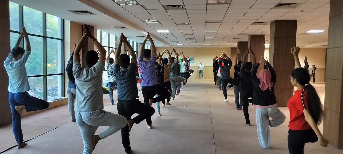 NSS_IITGuwahati's tweet photo. IITG’s NSS Cell organized a Yoga Session for holistic well-being, aligning with the Fit India Initiative. Asanas and mindfulness fostered academic peace, promoting fitness and mental wellness. #FitIndia #YogaSession #NSSRD #NSSIITG #WellnessSunday #MindBodySoul #HealthyLiving https://t.co/wXYBhPx7SQ