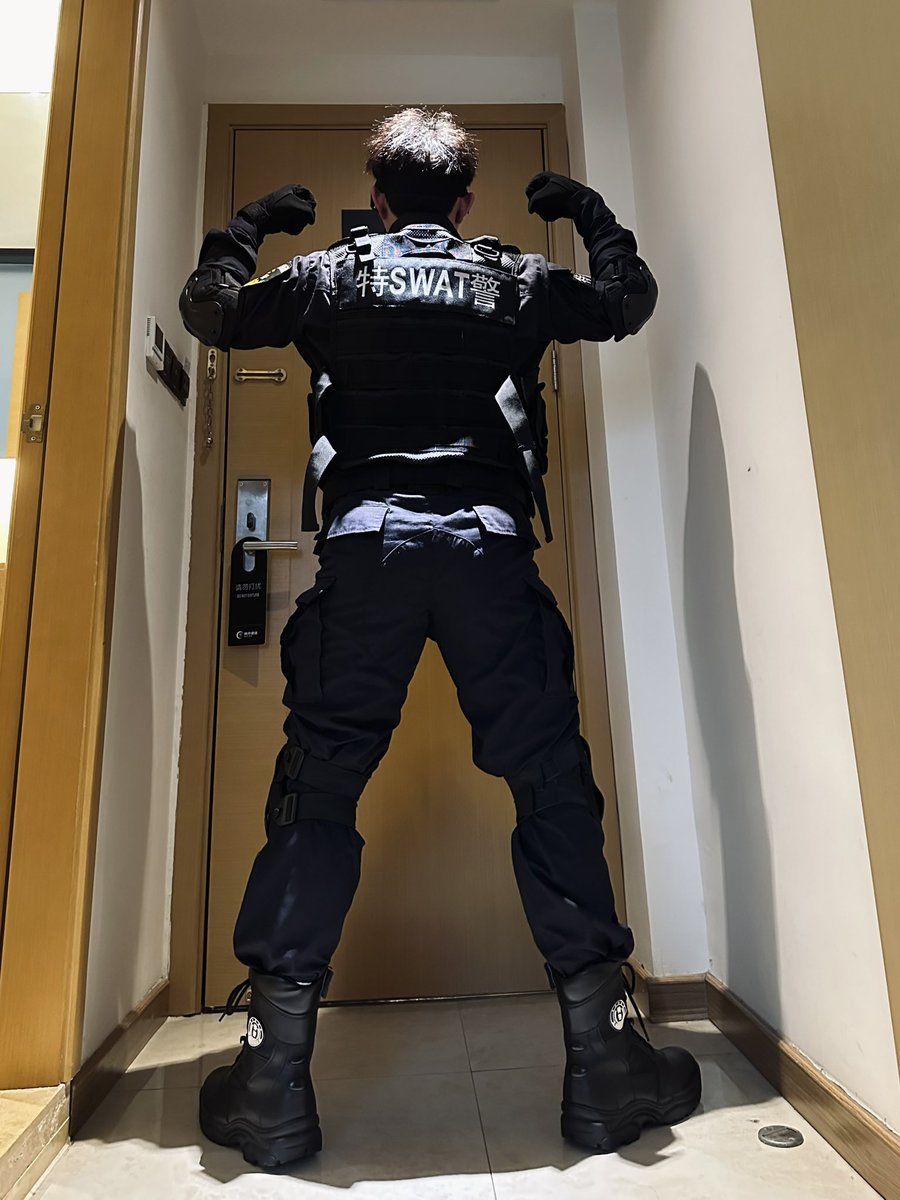 LuLeo_Boots tweet media