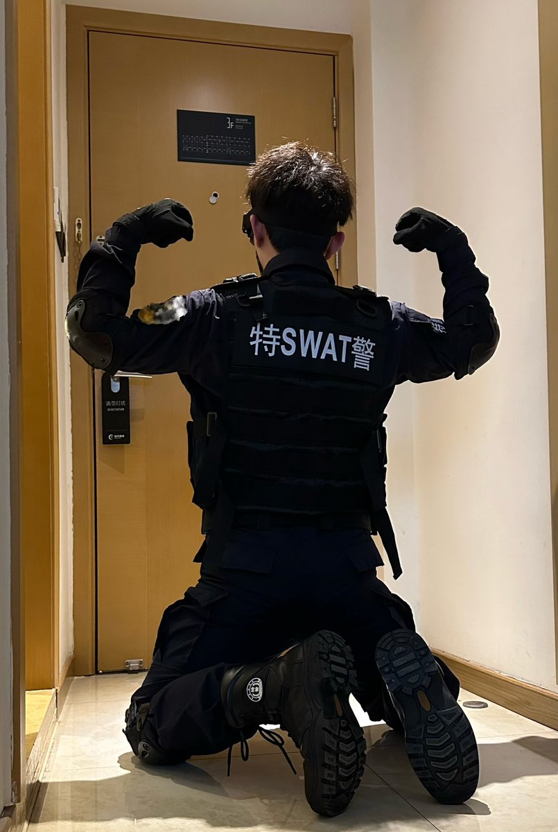 LuLeo_Boots tweet media