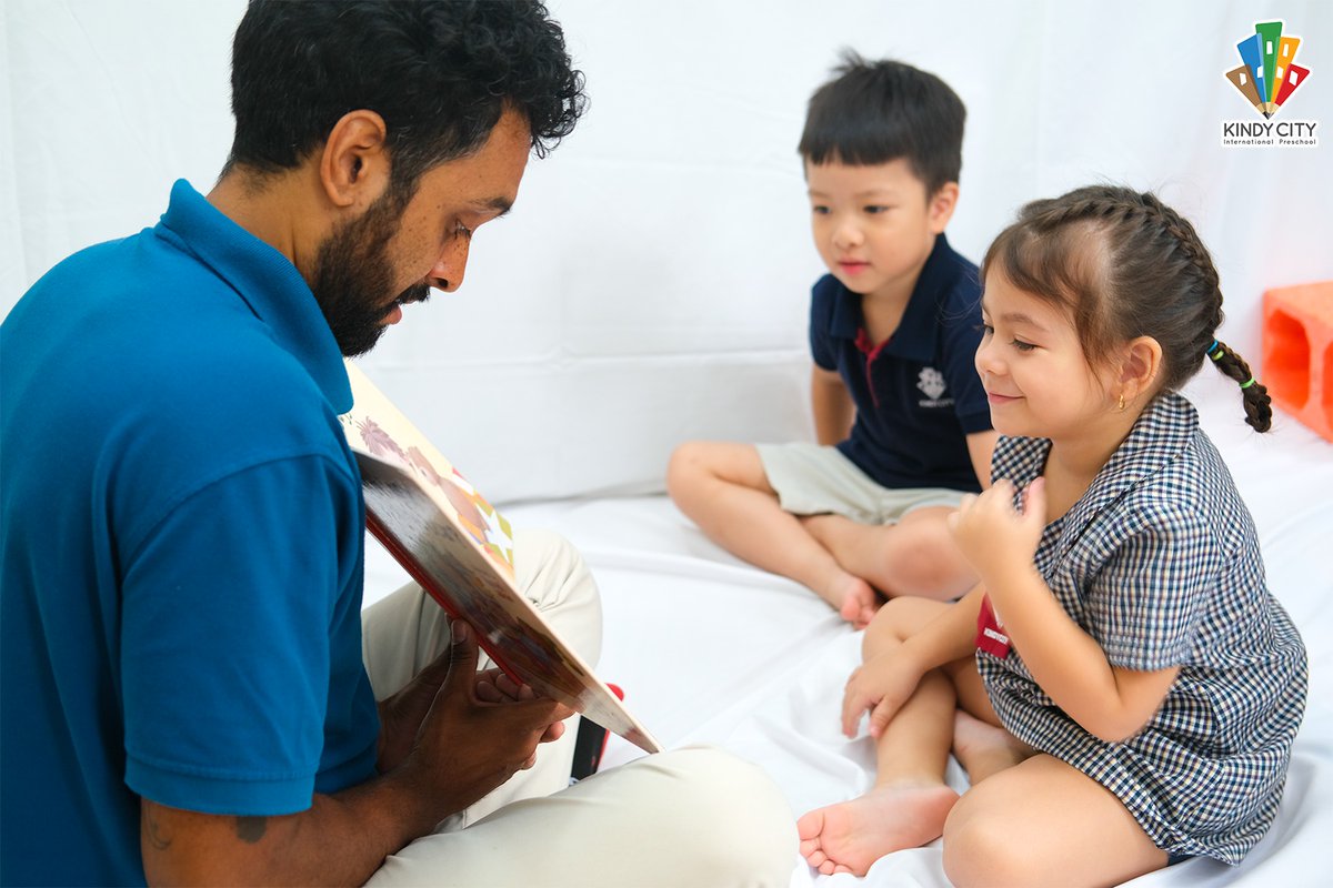 KindyCitySchool's tweet image. Học sinh KINDY CITY cũng cảm nhận được sự thích thú, mới lạ trong thế giới sách truyện liên quan từng chủ đề học tập. Qua đó, trẻ hình thành cảm thức tốt và thói quen xem, đọc sách, chia sẻ một cuốn sách hay cho người khác.
#kindycity  #docsach