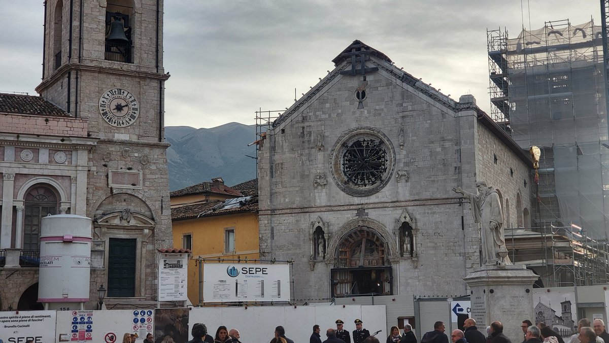 pmillefiorini's tweet photo. 7 anni....#Norcia #sisma #sisma2016 #centroitalia https://t.co/gyH5GVTJgM
