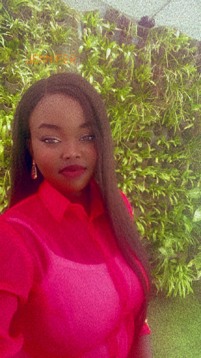 Hier je me sentais trop fraîche ! 
Je me devais de vous montrer🥹
Finalement le rose n’est pas si mal🌷