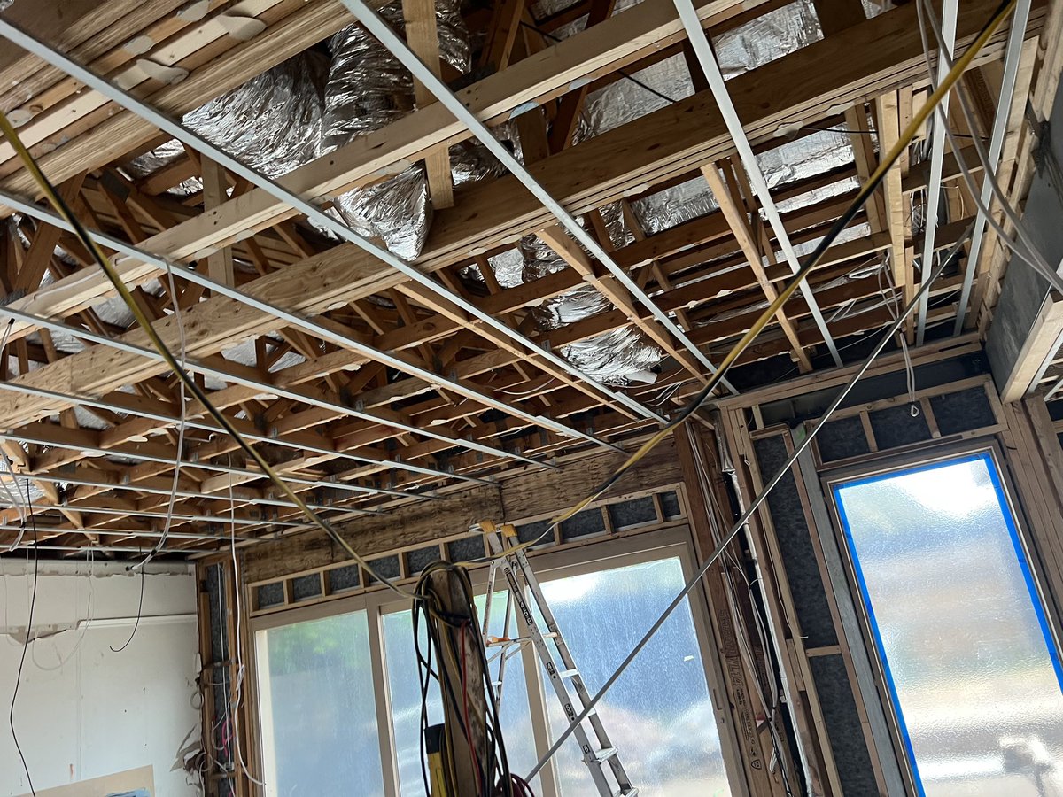CleanPlaster's tweet photo. Metal battens all done in Fairfield.

#cleanplaster #distinctlydifferent #melbourne #plaster #squareset #fairfieldproject #fairfield #luxuryhome #builder  #architecture #cleanplastermelbourne #plasterersmelbourne
#siniat #awci #awardwinningplasterers  #turningplasterintowow https://t.co/iPUoUdJoxt