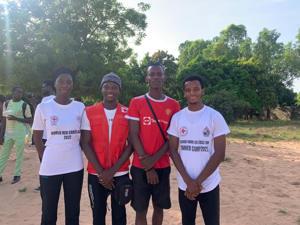 UtgRedcross's tweet photo. Volunteers of the concluded UTG Athletics Day at St. Peters, Lamin. 

#fromTheHeart 
#UTGRedCross https://t.co/6qRZwroLKt