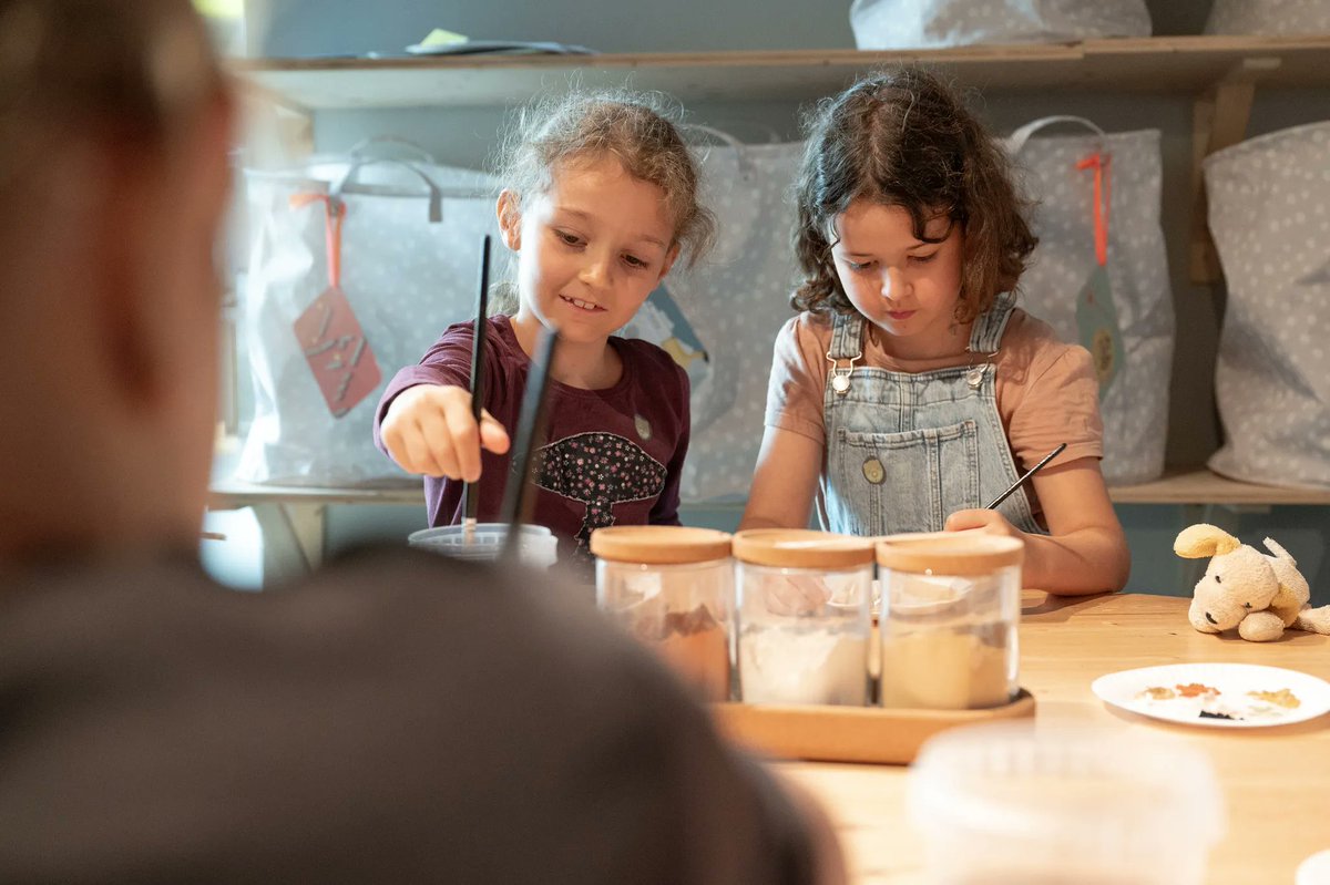 ArsElectronica's tweet photo. No plans for the fall vacations yet? At the Ars Electronica Center you can once again experience a whole host of adventures! If you enjoy #marveling, #experimenting and #programming together, you shouldn’t miss our colorful vacation program! https://t.co/8Hv2tZTPyi https://t.co/CUT2YsNmLY