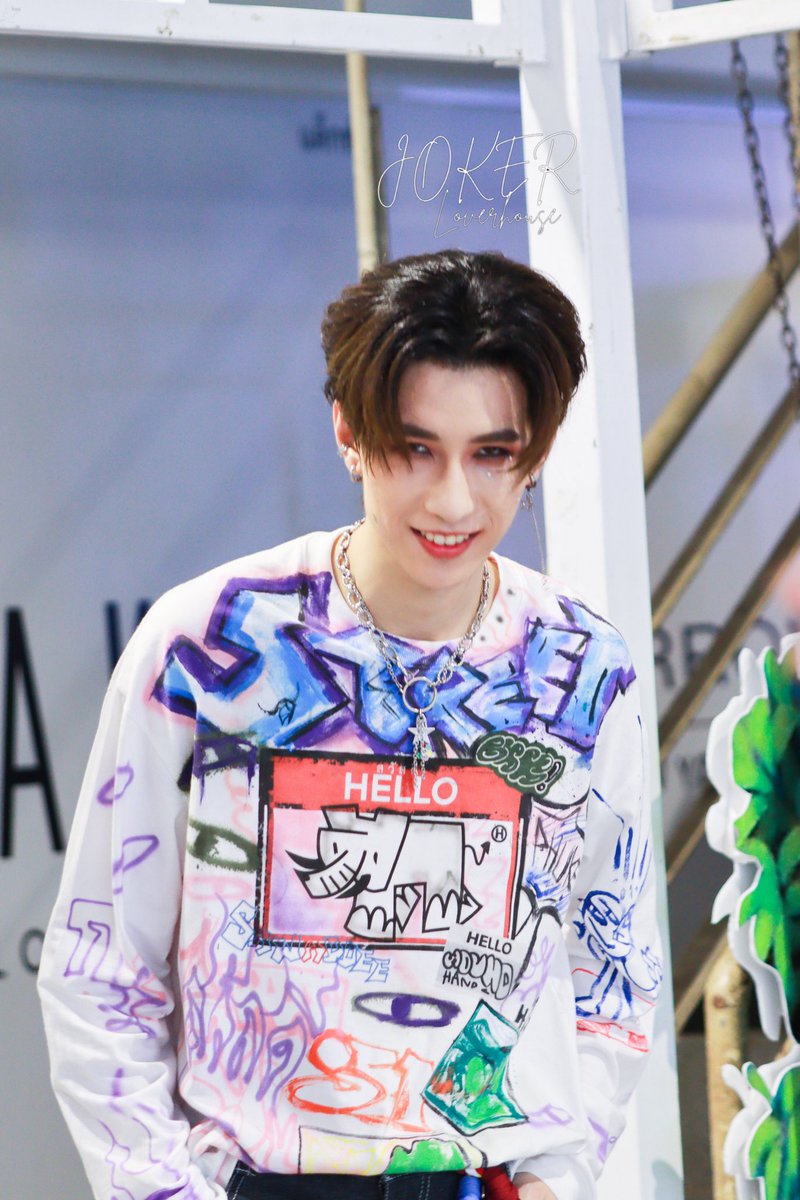 jokerloverhouse's tweet photo. นี่ศิลปินหรือพระเจ้าคับ! 🩵🤟🏻
@Joker_ZOLAR
#Joker_ZOLAR
#ZOLAR
#ตึกมิ้น
#Jokerloverhouse
#MELLOWPOP
#MELLOWPOPSHOWCASE https://t.co/aiVXJVHAkU