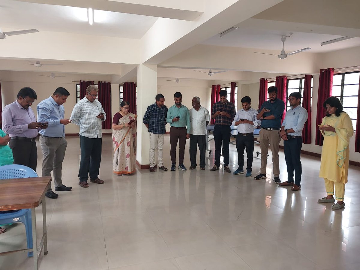 GstSalem's tweet photo. Integrity pledge was administered to officers of Salem CGST and Central Excise Commissionerate by Commissioner Shri Sidlingappa Teli to mark the commencement of Vigilance Awareness Week 2023 today at 11:00hrs  #vigilanceawarenessweek2023 https://t.co/pEFbcniLXa