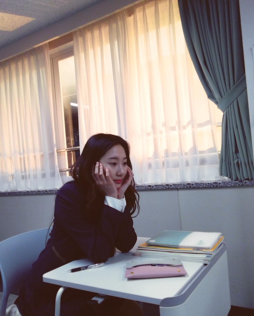 seooeun's tweet photo. https://t.co/0MbJs6F7TF