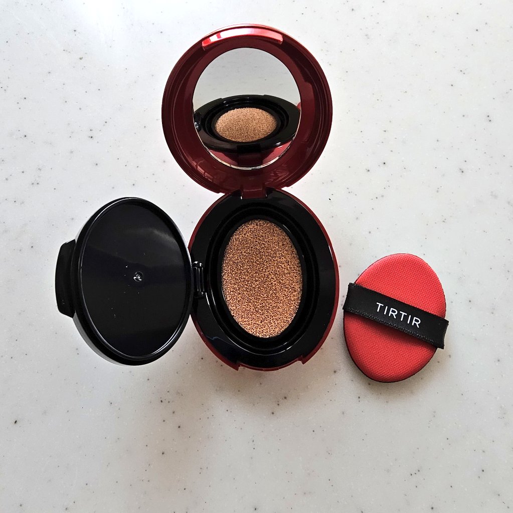 chi_i_hime's tweet photo. 買ってみた😯
#TIRTIR
#MASKFIT
#REDCUSHION
#17C https://t.co/NsRGWh4UL9